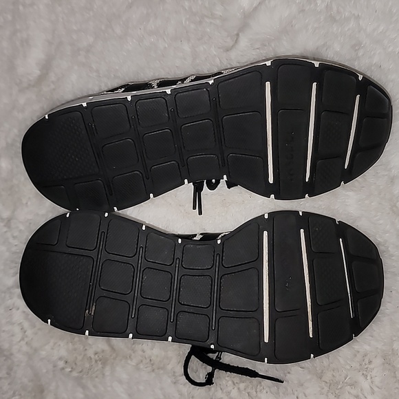 Adidas Swift Run Sneakers - Picture 7 of 9